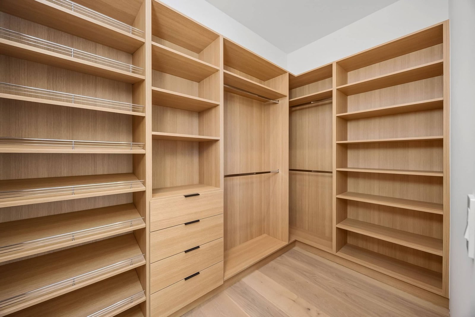 Custom Walk-in Wardrobes